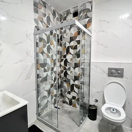 Wonder Homes- Stylish 4br Flat, Terrace, Sea View, Kabatas Istanbul
