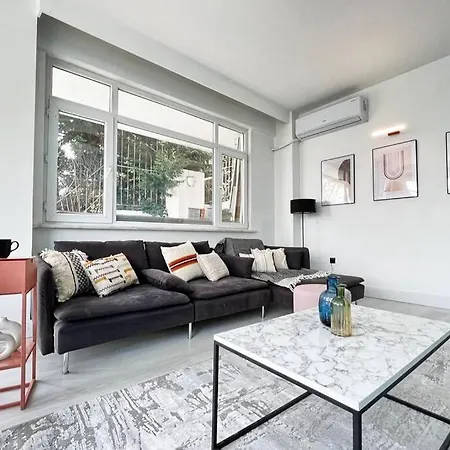 Wonder Homes- Stylish 4br Flat, Terrace, Sea View, Kabatas *