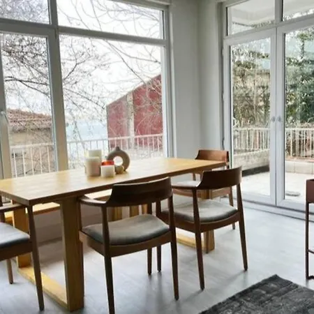 Wonder Homes- Stylish 4br Flat, Terrace, Sea View, Kabatas * Istambul