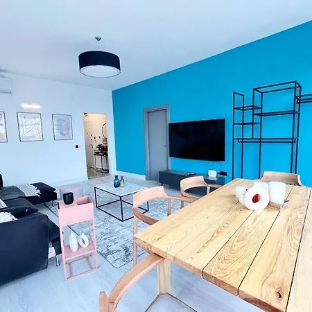 Wonder Homes- Stylish 4br Flat, Terrace, Sea View, Kabatas Istambul