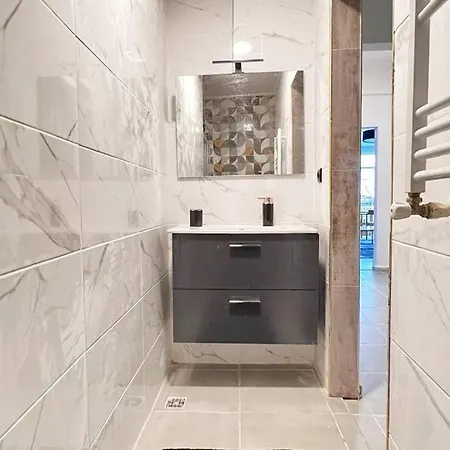 Apartament Wonder Homes- Stylish 4br Flat, Terrace, Sea View, Kabatas Stambuł